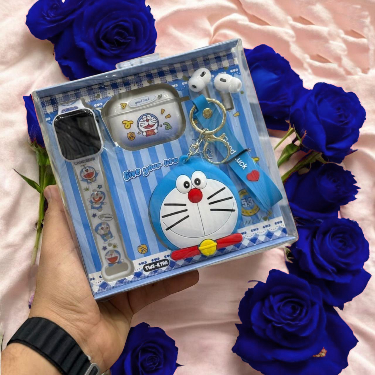 "	ايربودز وساعة ديزني"