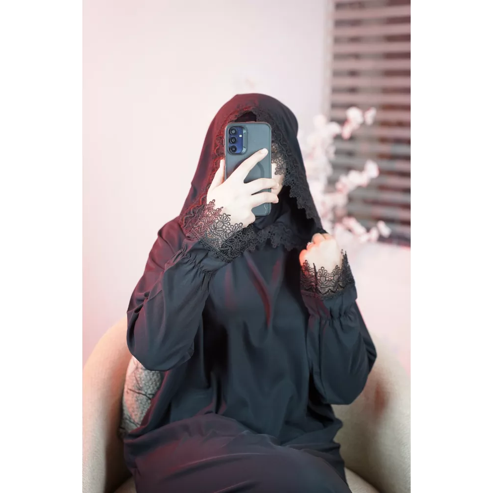 Abaya Dentelle de prière