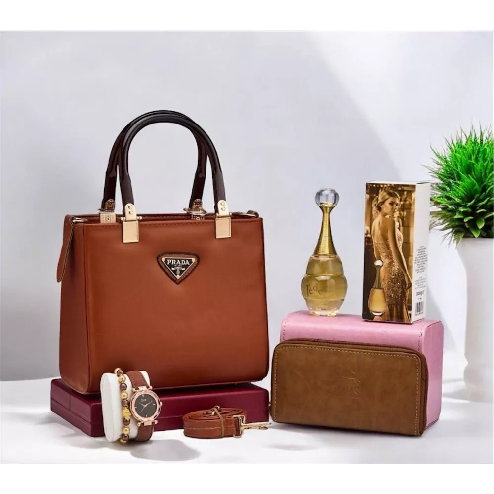صاك PRADA الأكثر طلبا + باك هدايا فخم 🎁 ( عطر فاخر + ساعة أنيقة + محفظة نقود) بثمن مميز و عرض محدود