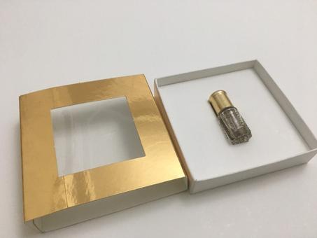 مجموعة (25) كرتون ذهبي فارغ لعلب دهن العود ربع تولة