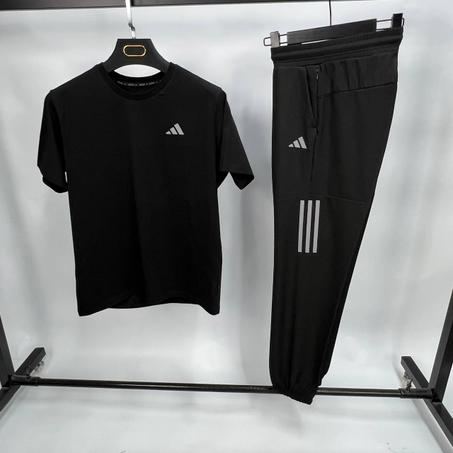 Ensemble Adidas T-shirt Noir Manches Courtes Et Pantalon Jogging Noir