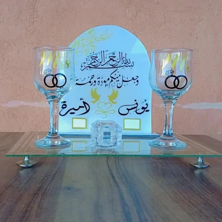 طاقم زجاجي مطبوع بالفنيل للعروسين