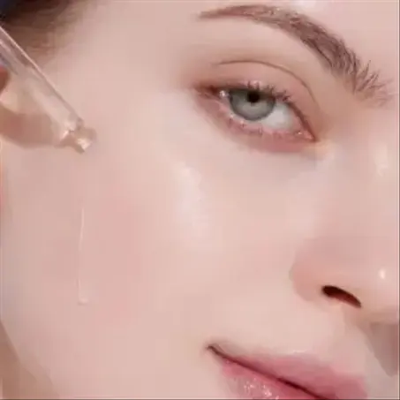 سيروومات للعناية بالبشرة