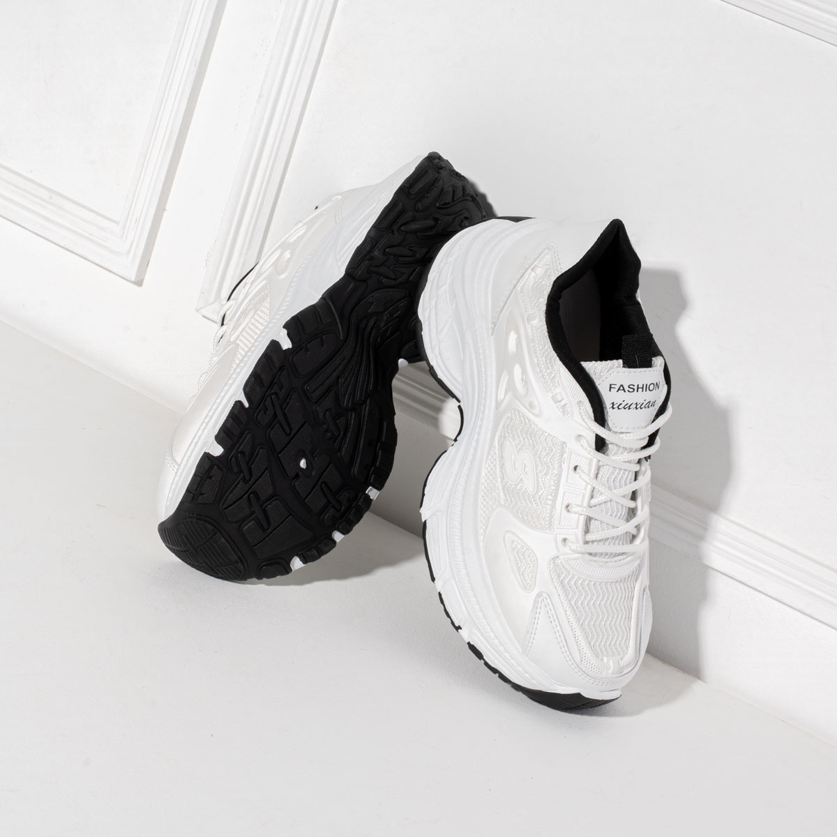 كوتشي حريمي SV52