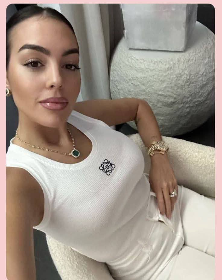 بيزك توب كت لويفي