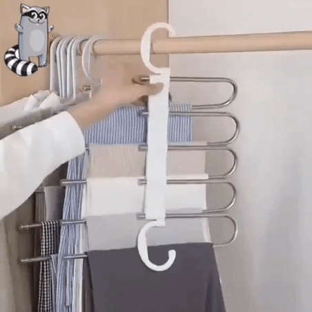 علاقة الملابس العصرية