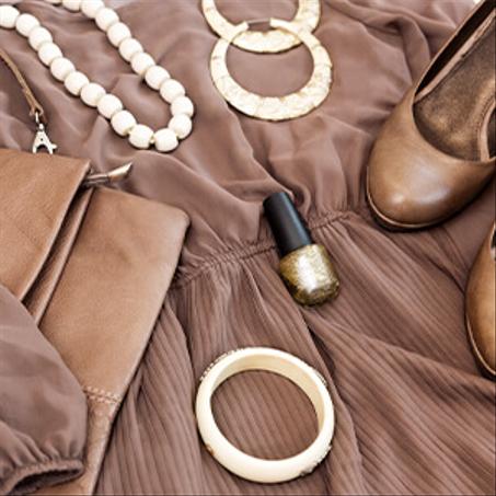 ملابس واحذية ومجوهرات