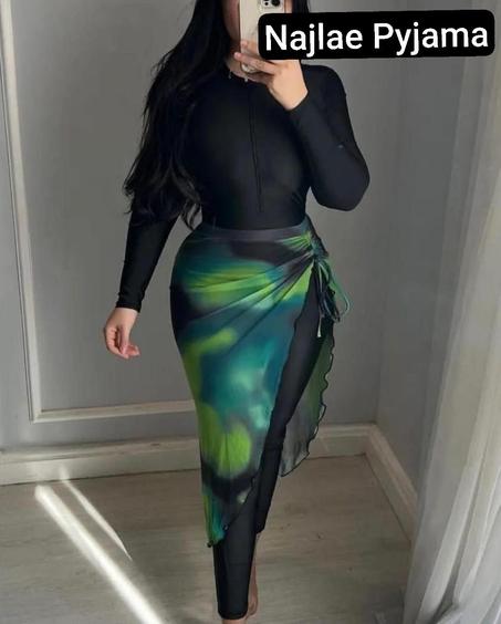 وركيني للسباحة متكون من قطعتين كبليزو وكاش مايو