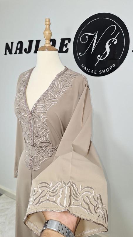 قفطان بلدي رباطي بالطرزة والسفيفة والعقاد