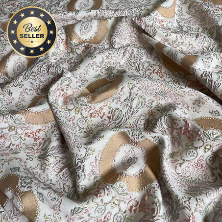 Broché - Médaillon en coleur noisette