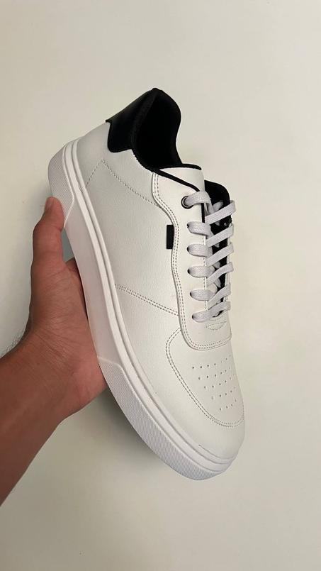 حذائين بثمن واحد