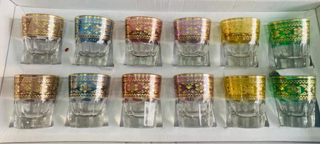 مجموعة من 12 قطع من كؤوس الشاي المغربية