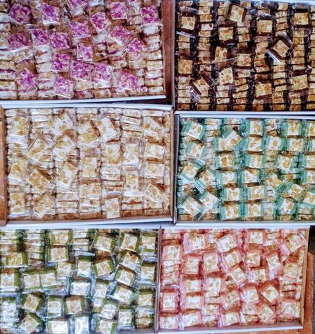 نوكة اللوز متوفرة بعدة أشكال