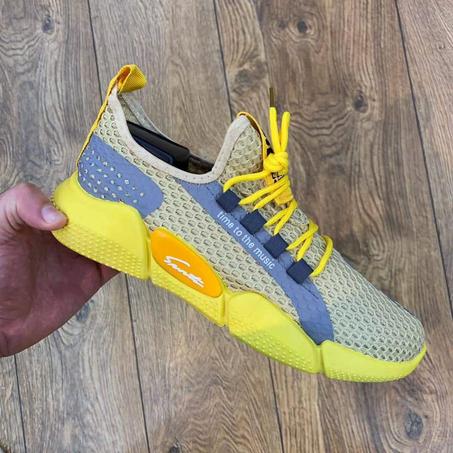 حذاء رياضي عصري أنيق و فاخر 2022 بسعر خيالي