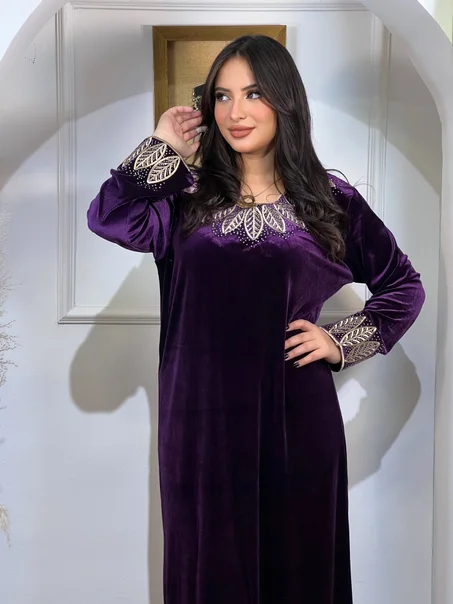 سيدة العنّابي جبة قطيفة رويال ثقيلة✨👑