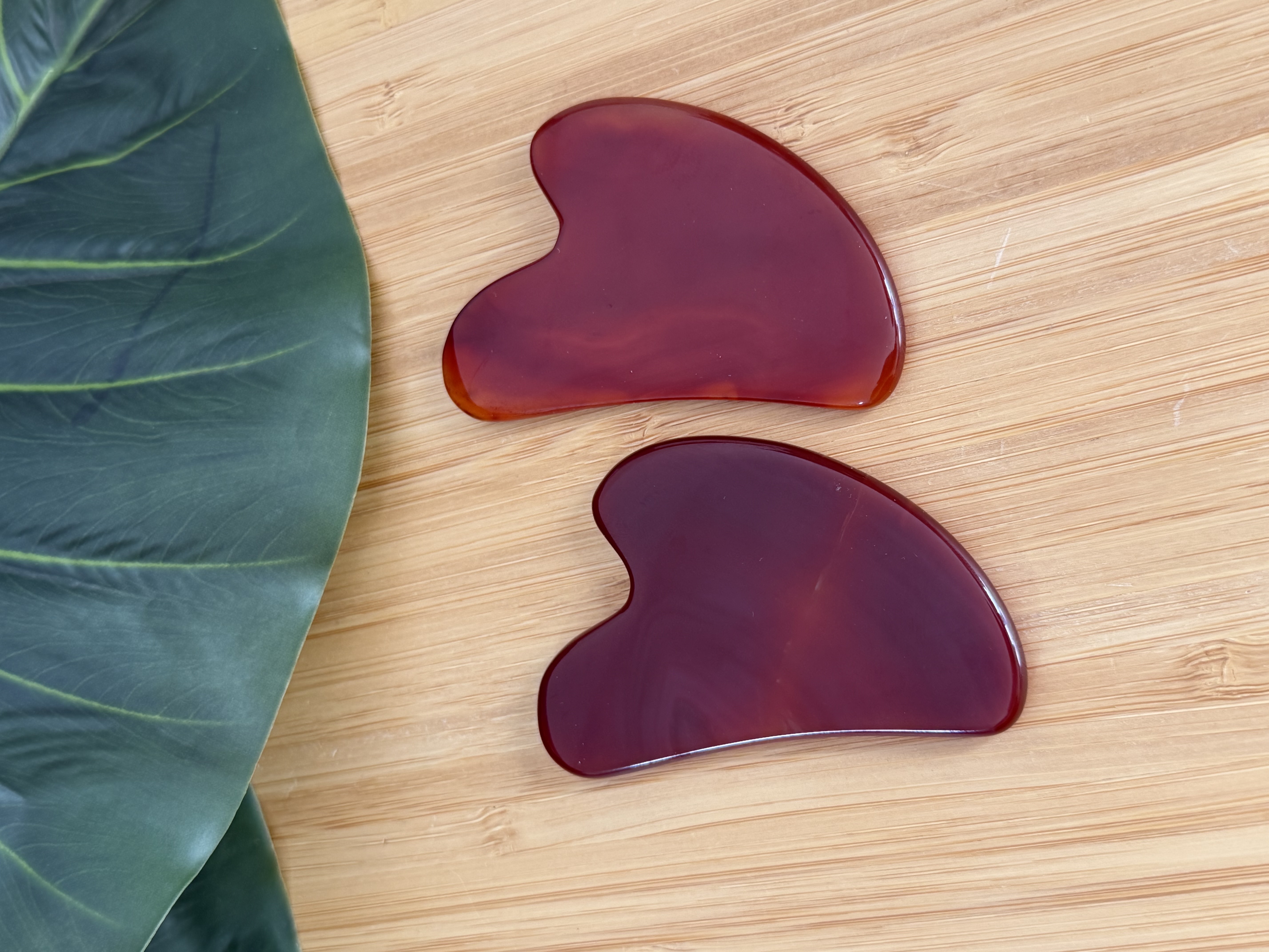 Gua sha en agate rouge