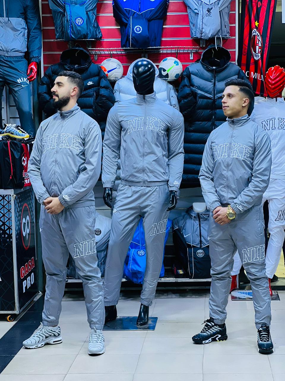 الجديد أنصومبل NIKE العالمية 2025