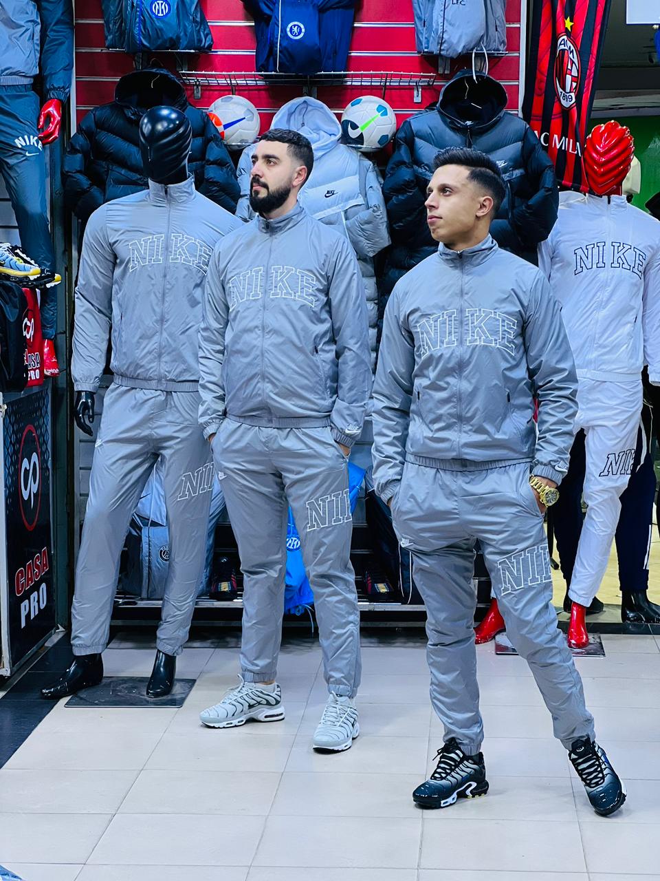 الجديد أنصومبل NIKE العالمية 2025