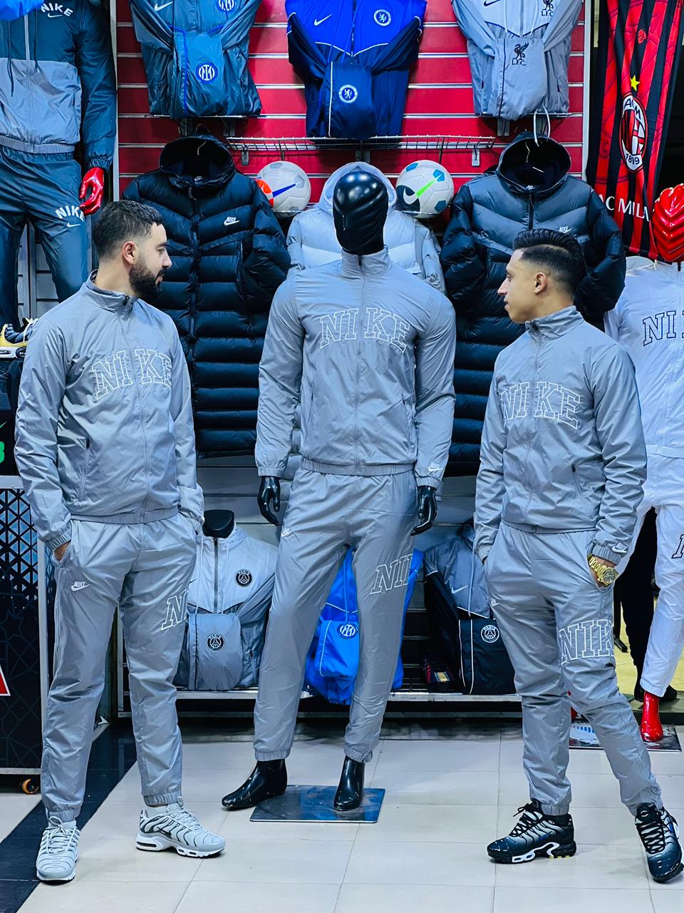 الجديد أنصومبل NIKE العالمية 2025