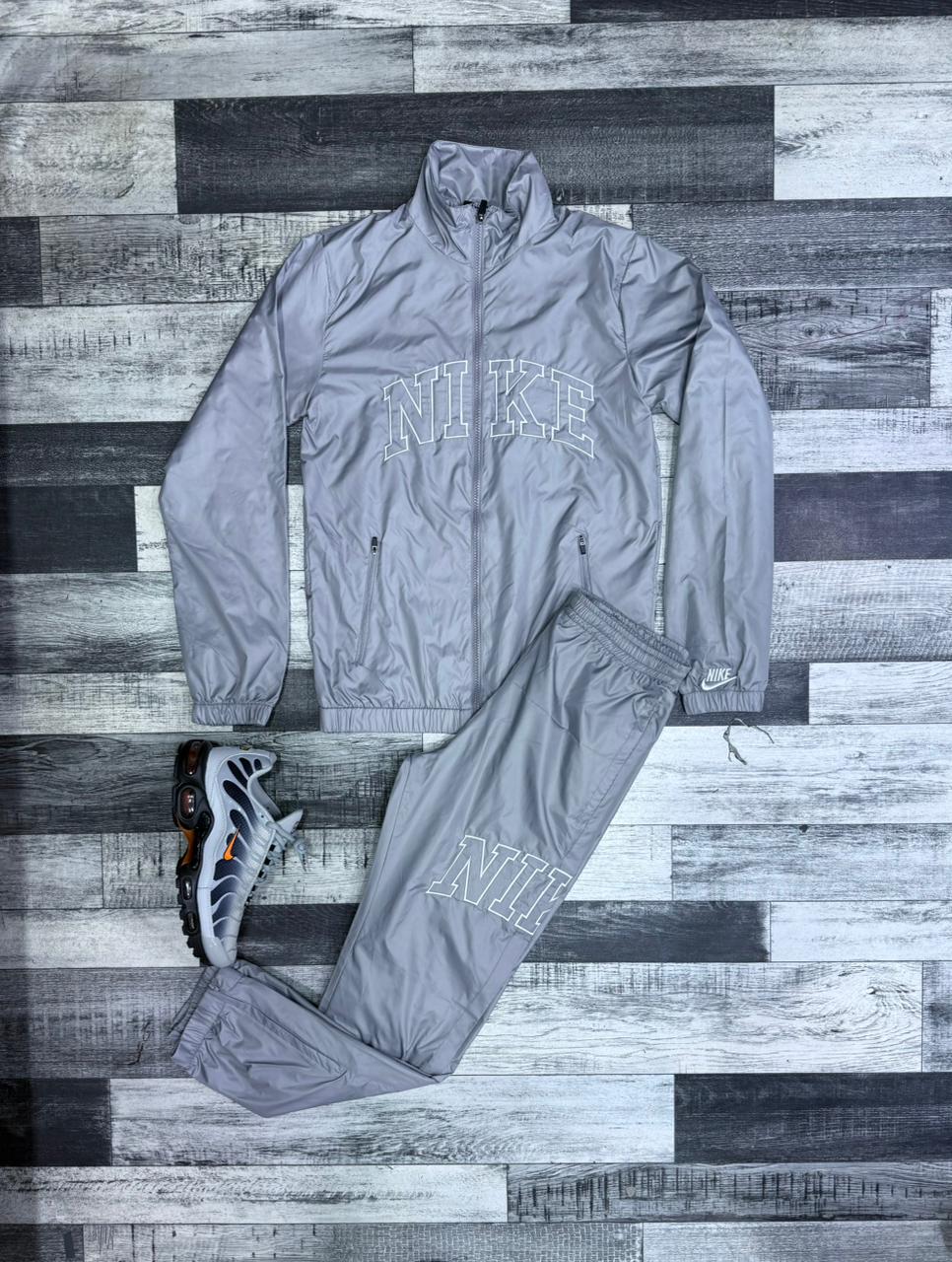 الجديد أنصومبل NIKE العالمية 2025