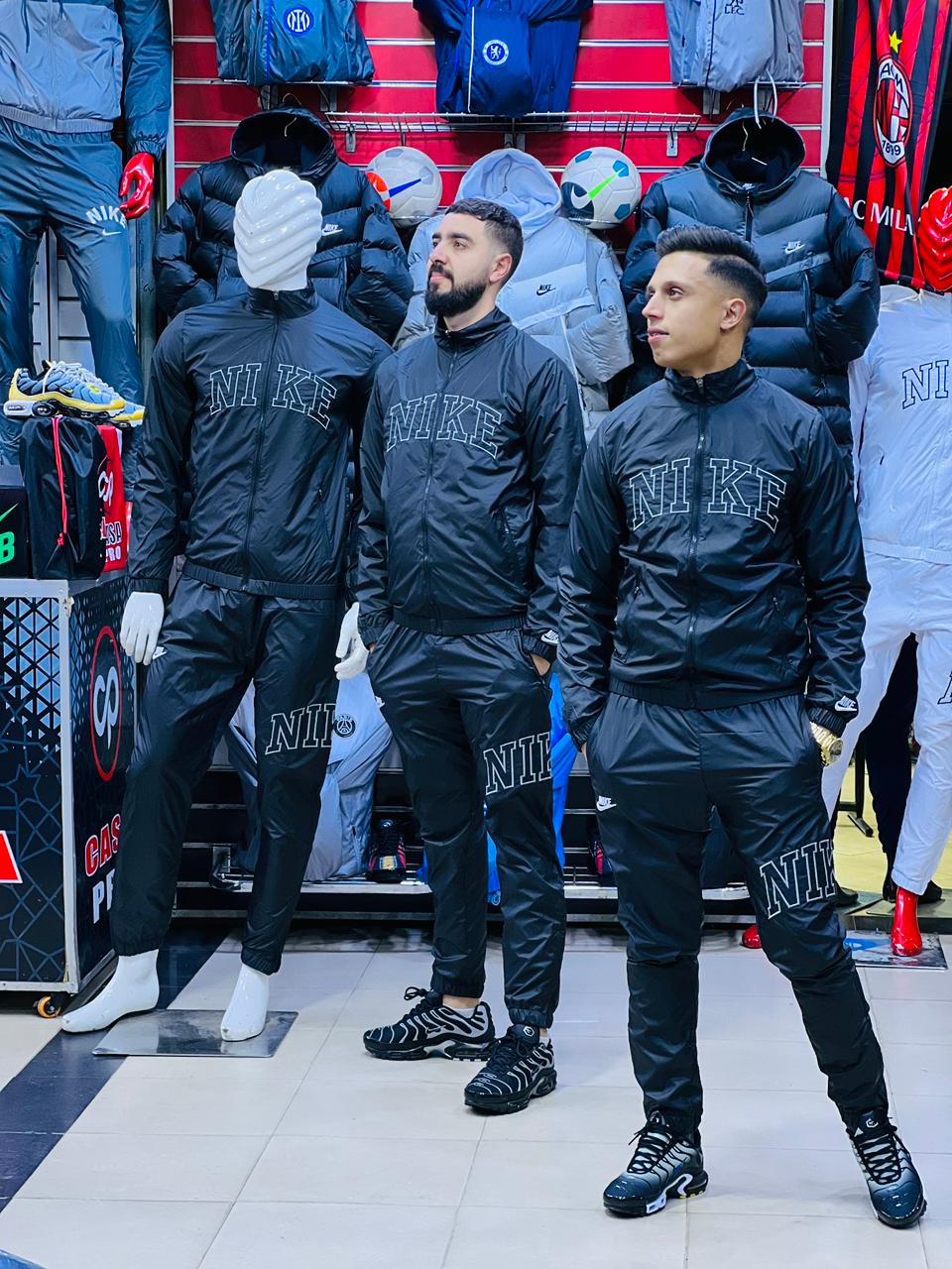 الجديد أنصومبل NIKE العالمية 2025