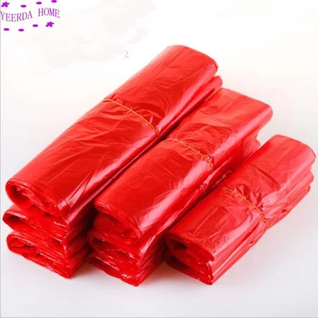 أكياس قمامة حمراء