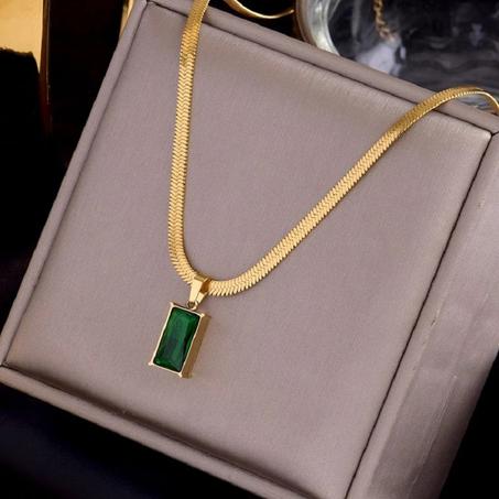 Green Stone Womens Necklace