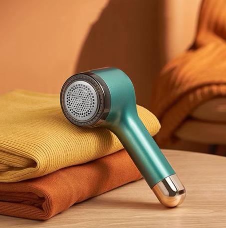 BROSSE ÉLIMINATEUR DE PELUCHES ÉLECTRIQUE