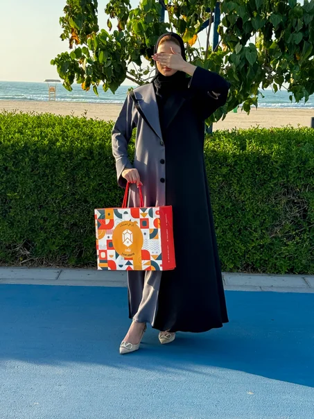 عبايه لاين رمادي