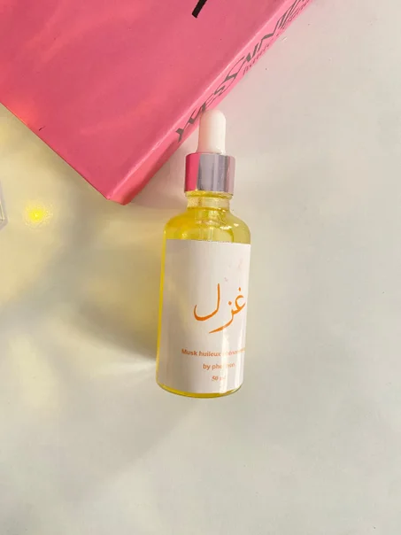 المسك الزيتي الفرموني غزل بنوتات الياسمين و الباودر ✨pour les femmes classes