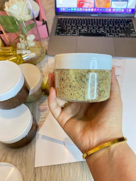 أقوي بودرة بروتينية للنساء للحصول على جسم الساعة الرملية