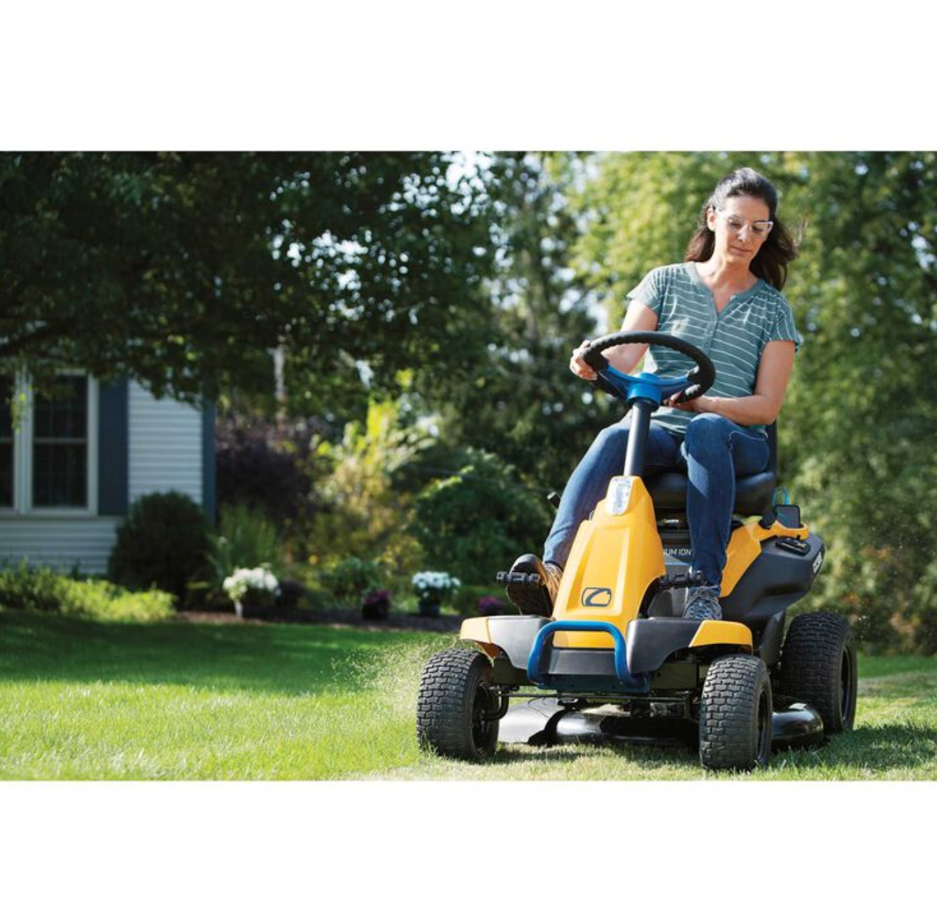 Cub Cadet CC30E Battery Riding Mower