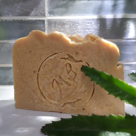 Savon surgras au Curcuma صابون بالكركم