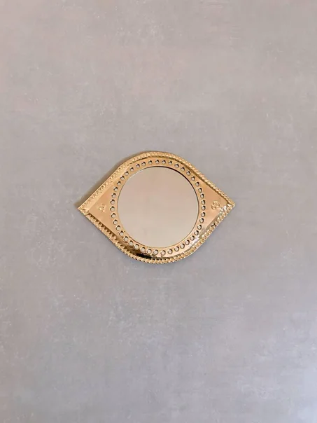 مجموعة من4  مرايا نحاسية صغيرة مزخرفة