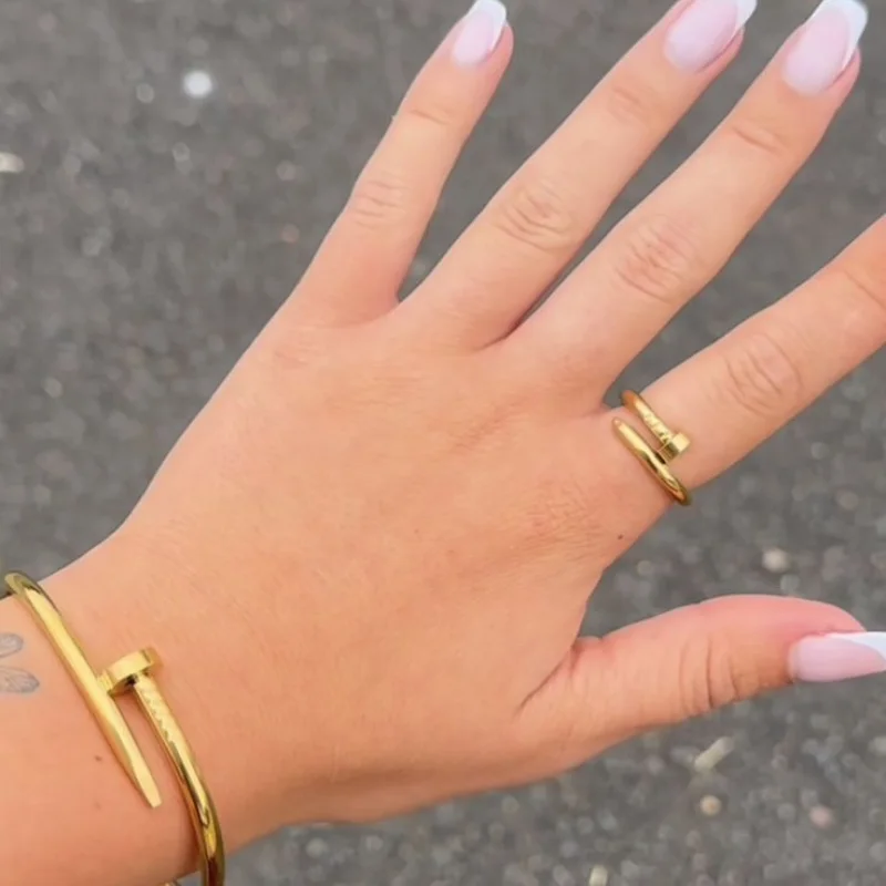 خاتم Cartier الفاخر