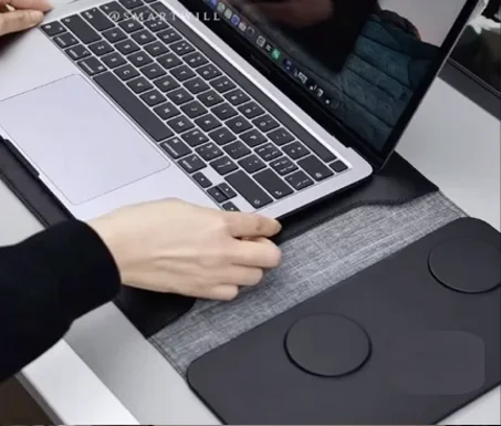 Pochette 4-en-1 pour ordinateur portable avec chargeur sans fil intégré et cuir