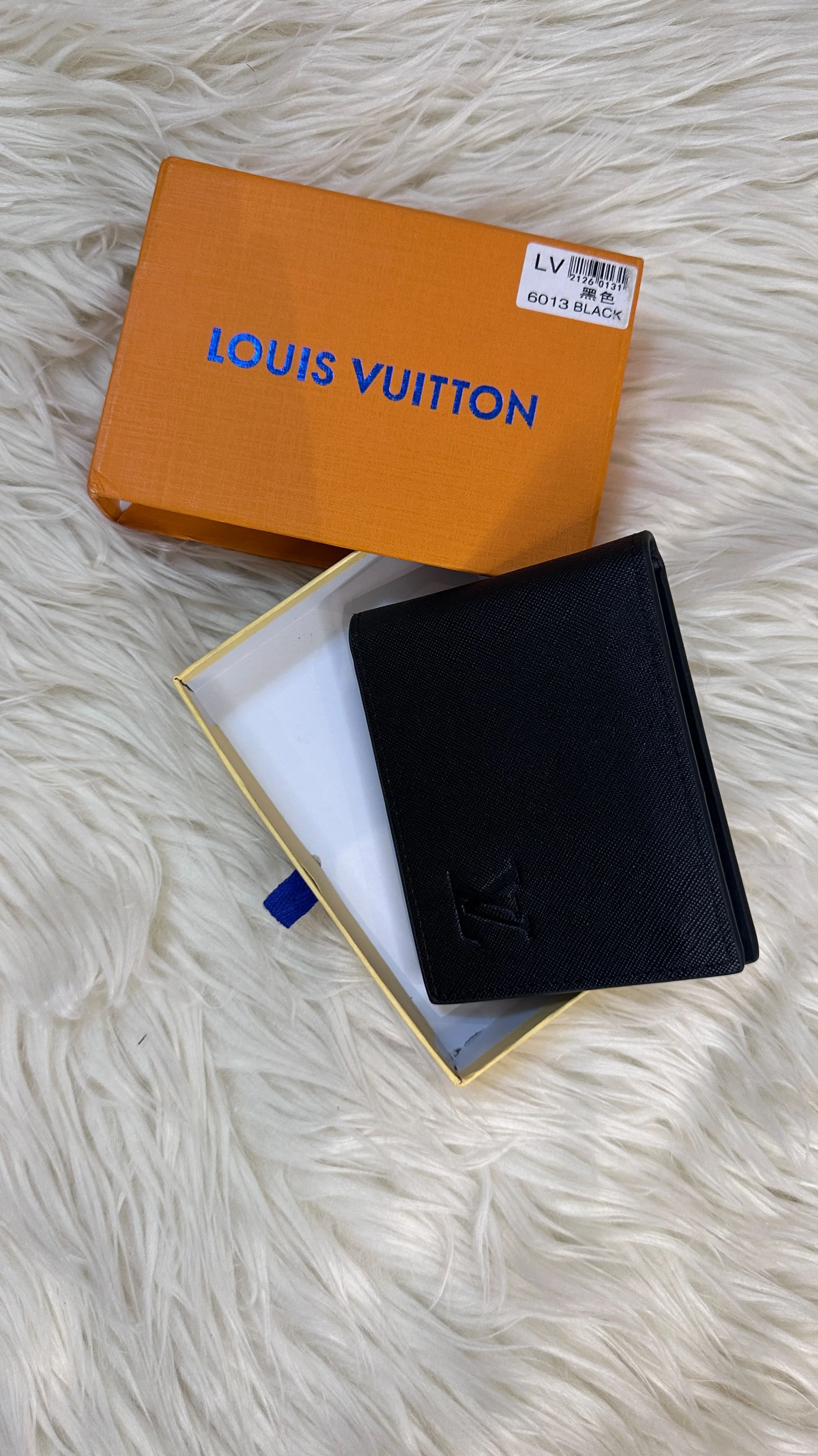 محفظة رجالية فاخرةLOUIS VUITTON – تصميم عصري