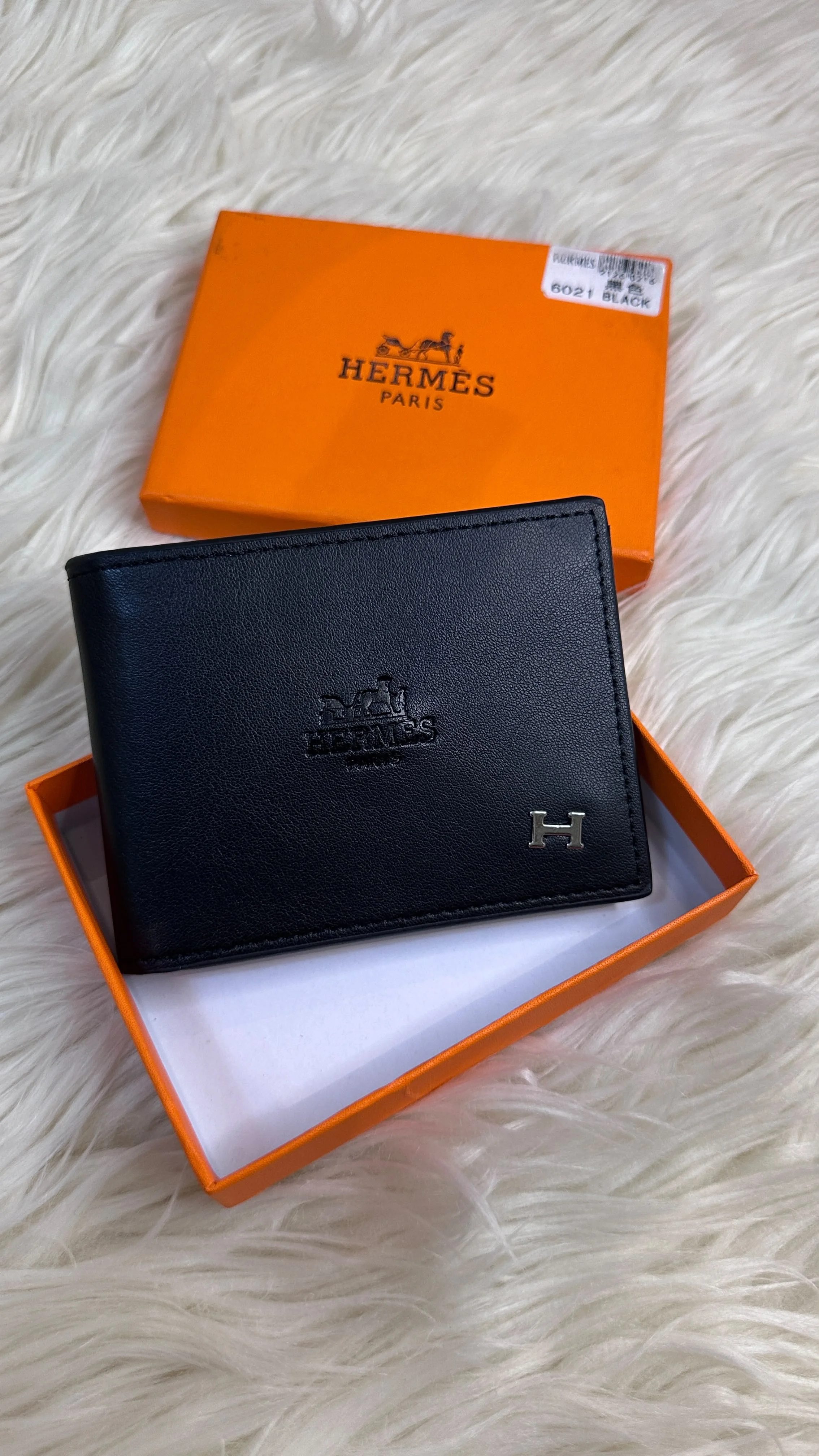 محفظة رجالية فاخرة HERMES – تصميم عصري