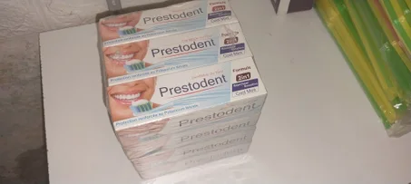 معجون الأسنان