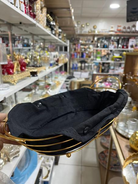 شبكة مدهبة انكس بغطاء اسود