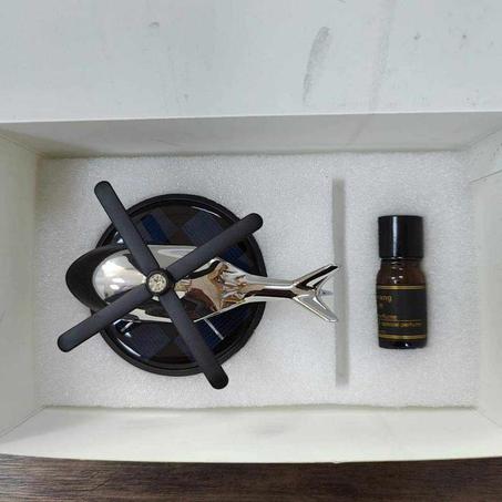 معطر السيارة على شكل طائرة هليكوبتر شمسية