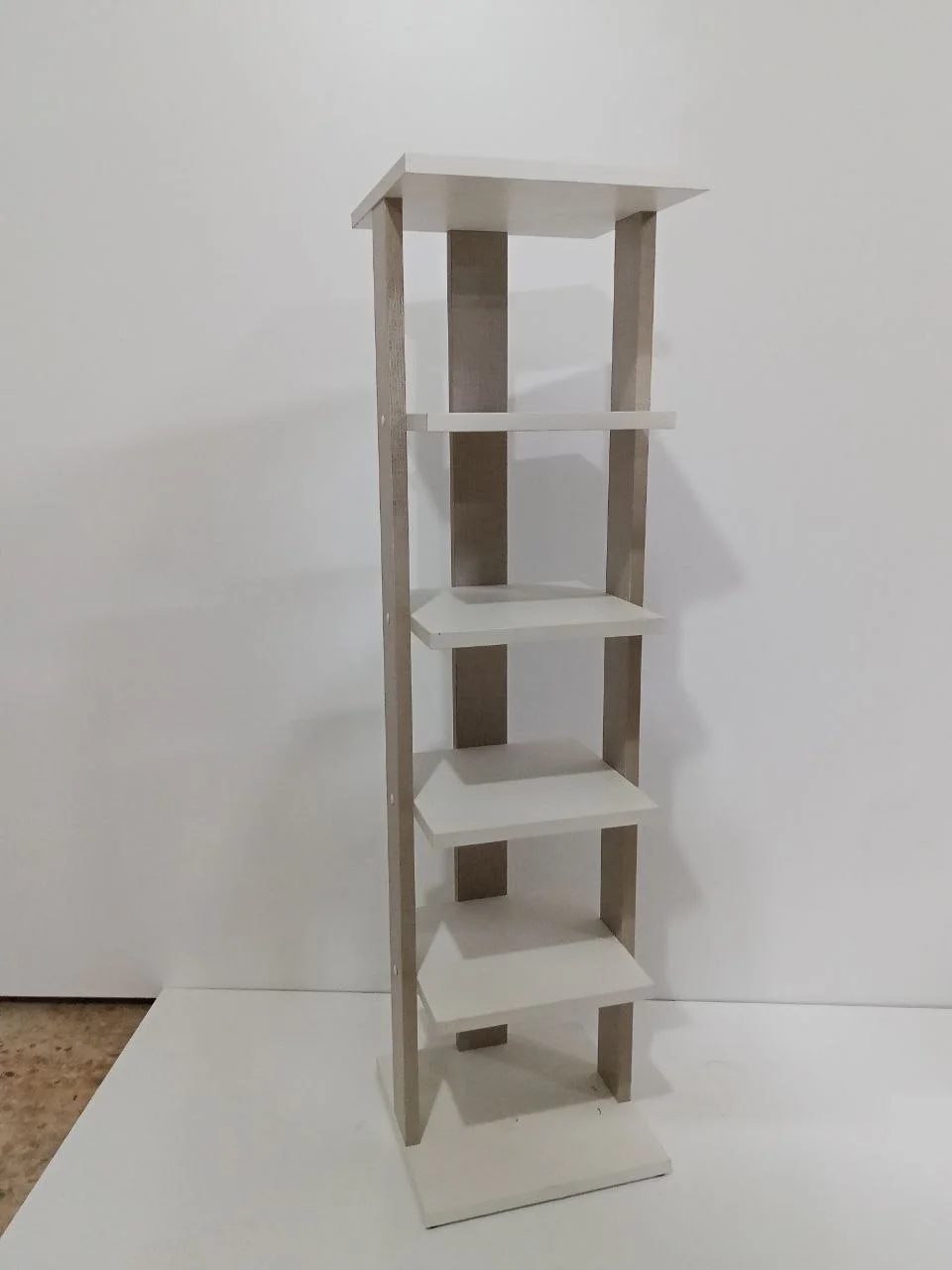 Étagère de rangement multi-niveaux