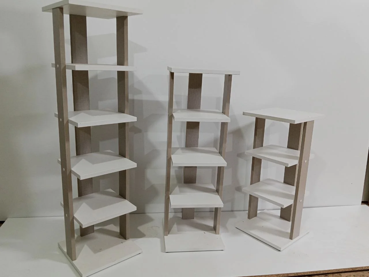 Étagère de rangement multi-niveaux