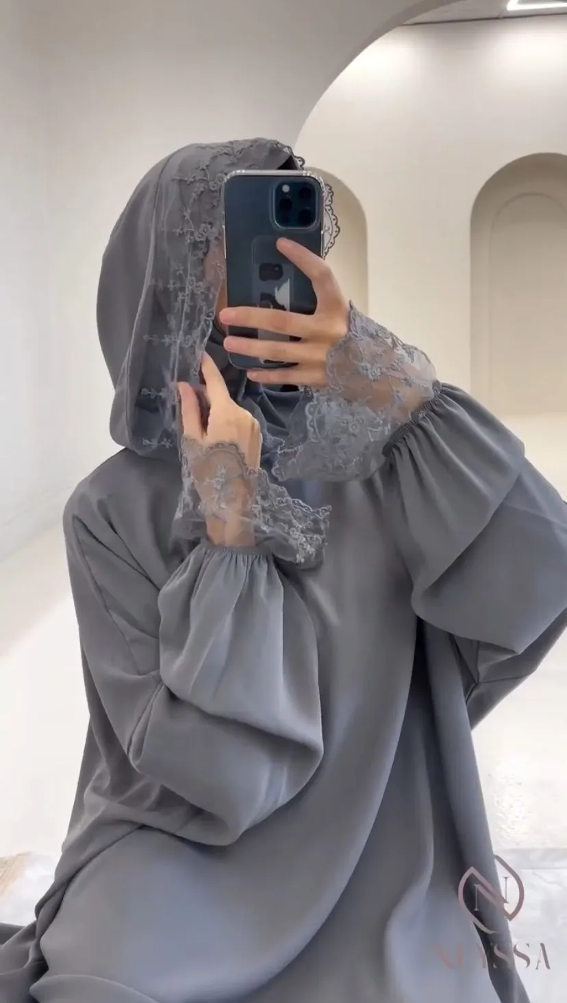 عباءة الصلاة من الكريب الممتاز.