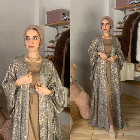 عباية فراشة مكونة من قطعتين