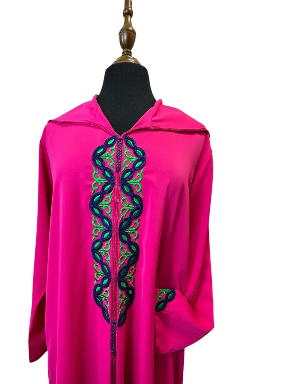 Djellaba fuchsia en crèpe rosa brodèe taille L/ XL