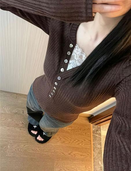 henley brown long sleeve top ⋅˚₊‧ ୨୧ ‧₊˚ ⋅