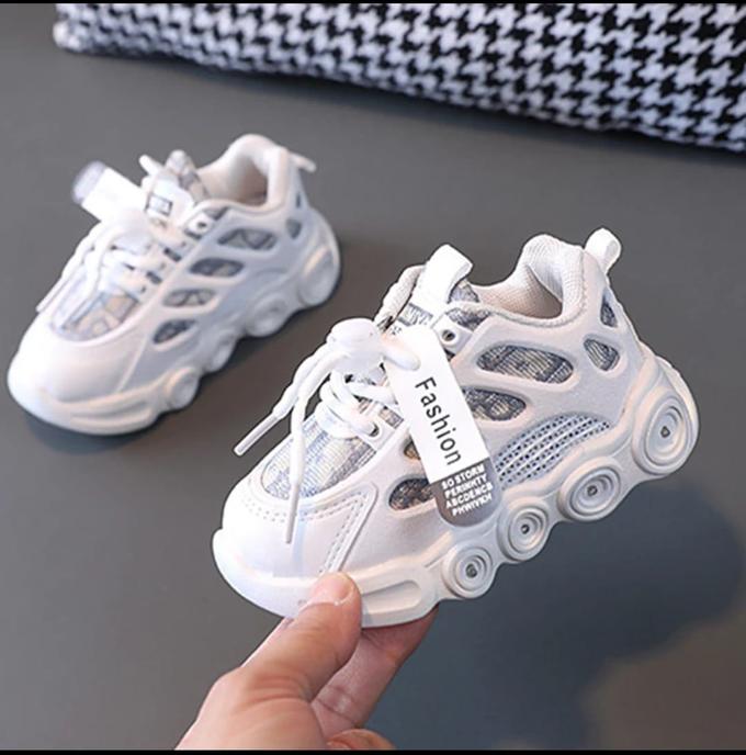 stores/23900ecc1c6f5edaca53af909ed3c1e7/products/tBJdJLqJxDs4GdtEoybxJrF05JlljlFwNEZRMtN7.jpg