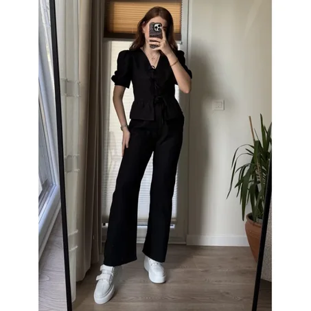 Set Joelle