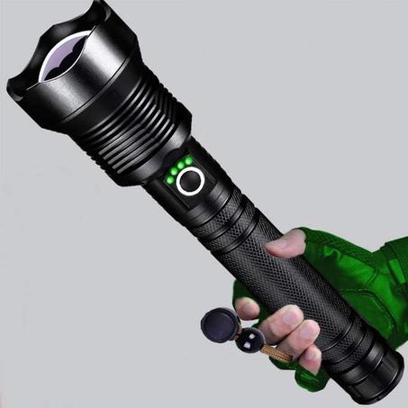 كشاف يدوي ألماني يصل 2000 متر